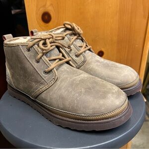 UGG Men's neumel weather Chukka Boots